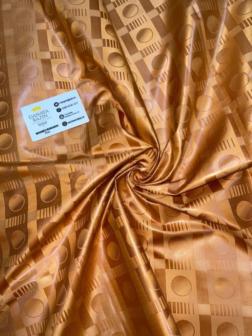 Guinea Brocada Brown fabric